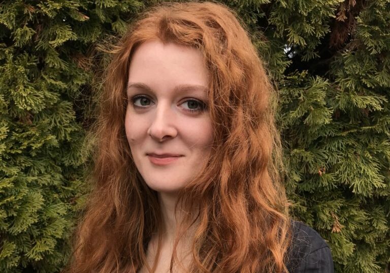 Vöröskéry Dóra